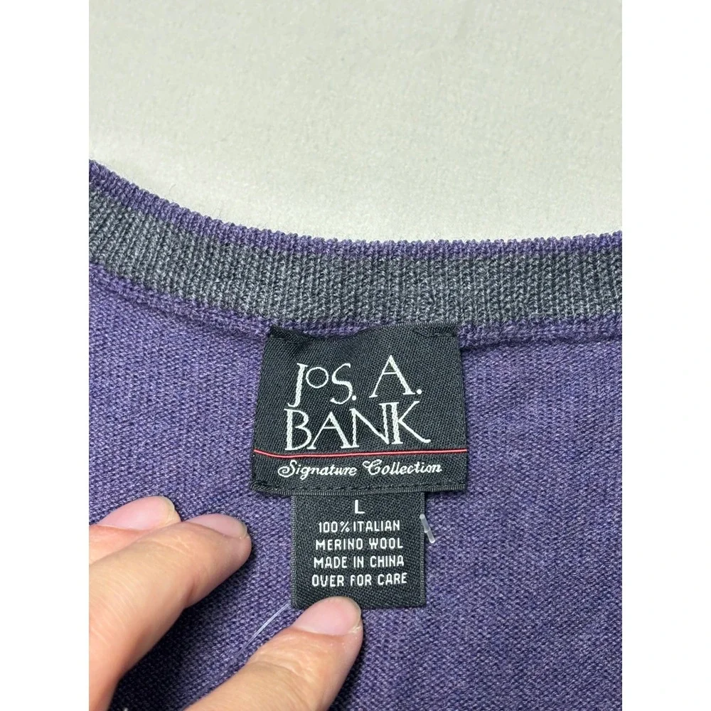 NWT Jos A Bank Signature Collection Purple Italian Merino Wool V-Neck Mens L